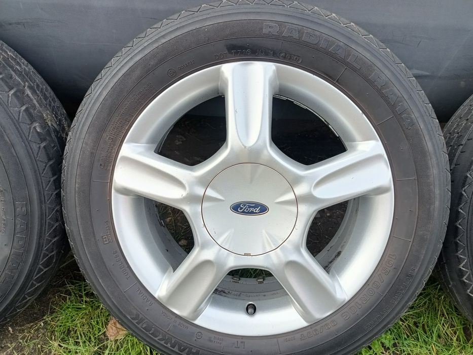 Felgi z oponami 195/60R16 Ford Focus Fiesta + nakrętki 4x108