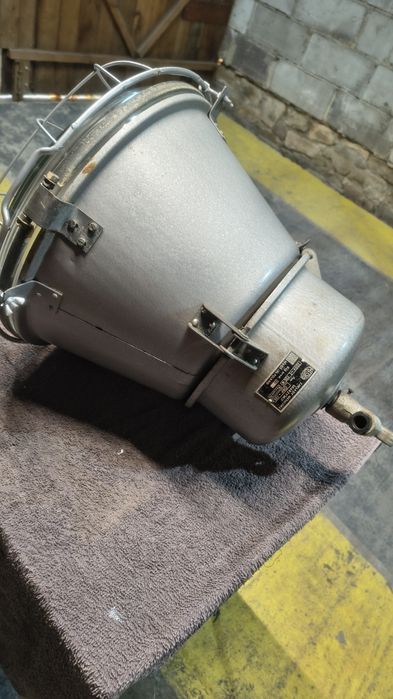 Lampa  przemysłowa loft industrialna fabryczna ORP-125 Mesko 1971R PRL
