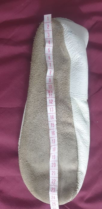 Чешки кожанные белые