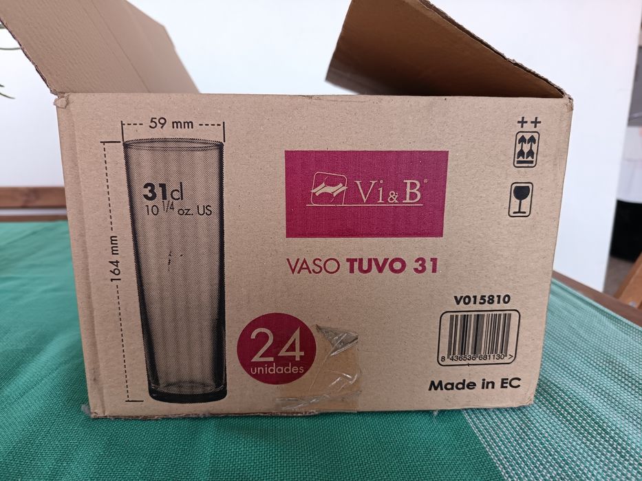 24 copos novos 17cm X 6cm