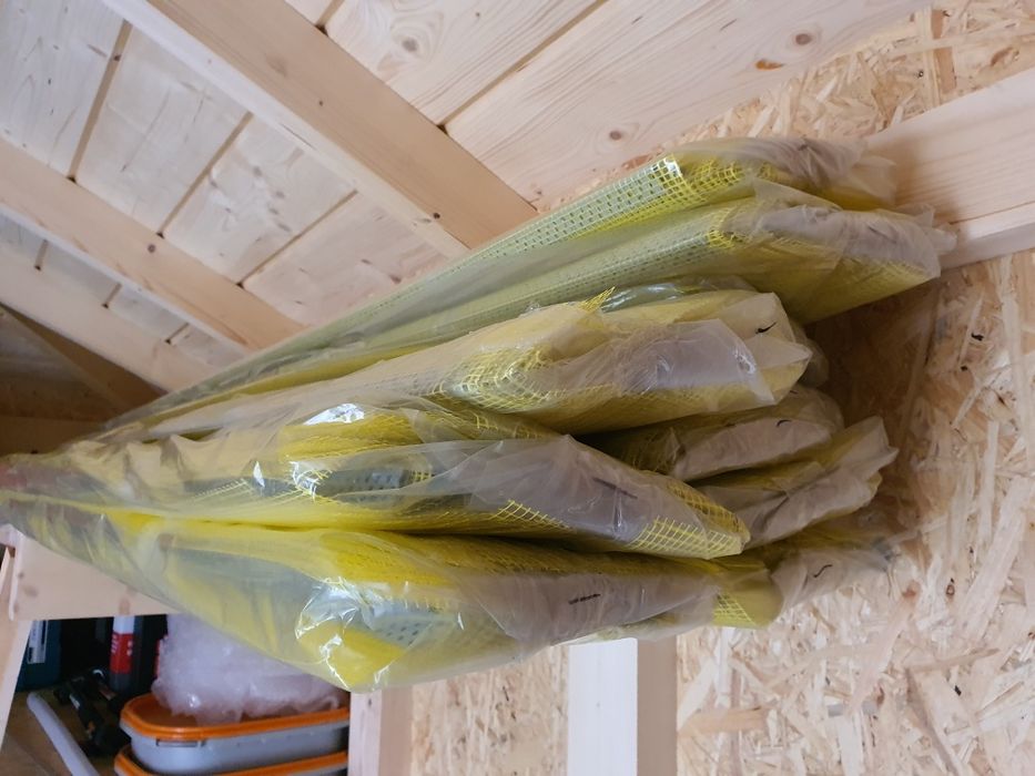 Narożnik PCV siatką 3m plastik pozostałość ocieplenie elewacja siatka