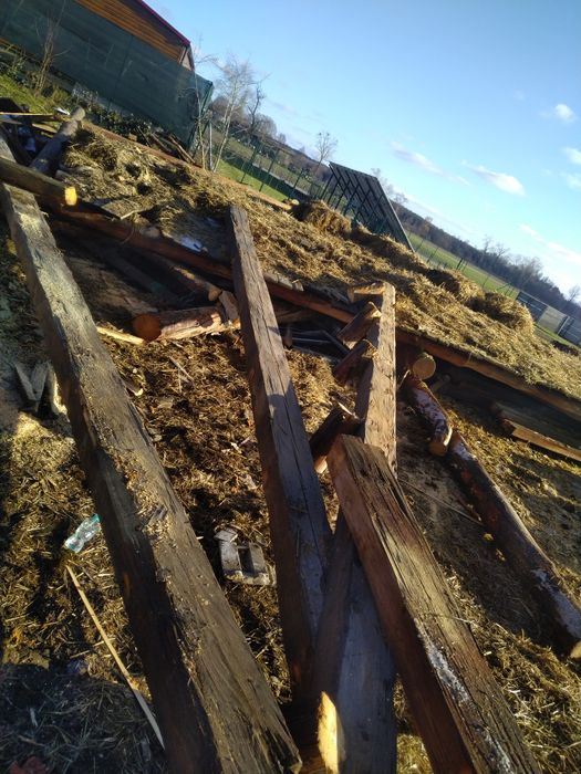 Drewniane belki ciosane loft