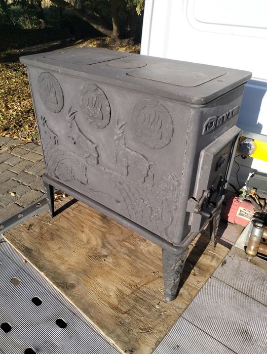 Duży żeliwny piec kominek taki jak jotul 118