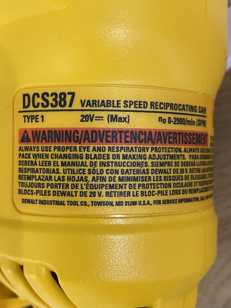 Аккумуляторная сабельная пила 18/20В Li DeWALT DCS387B (каркас)