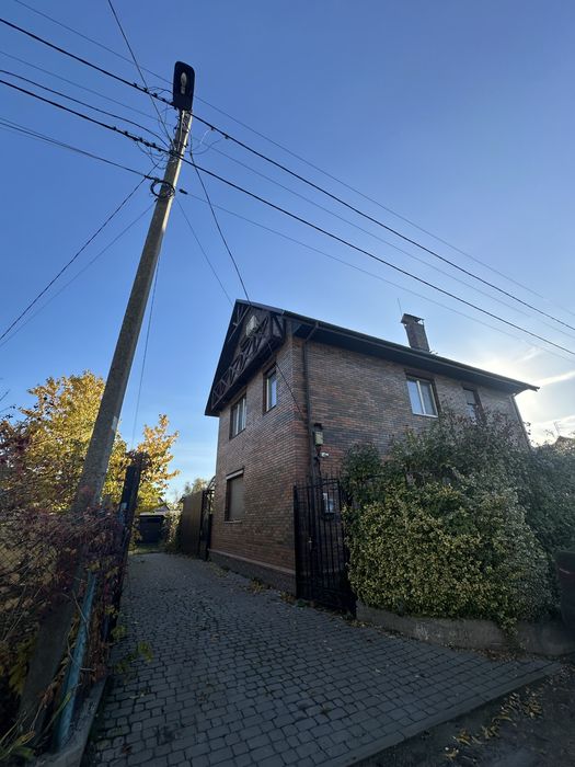 Оренда затишного будинку неподалік міста, повністю мебльований.