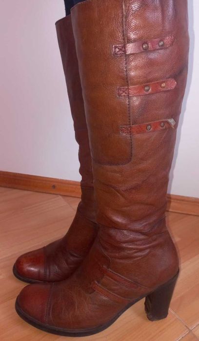 Коричневі жіночі шкіряні чоботи (осінь).