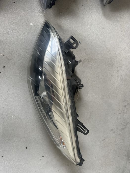 Фара передняя Renault Megane 3