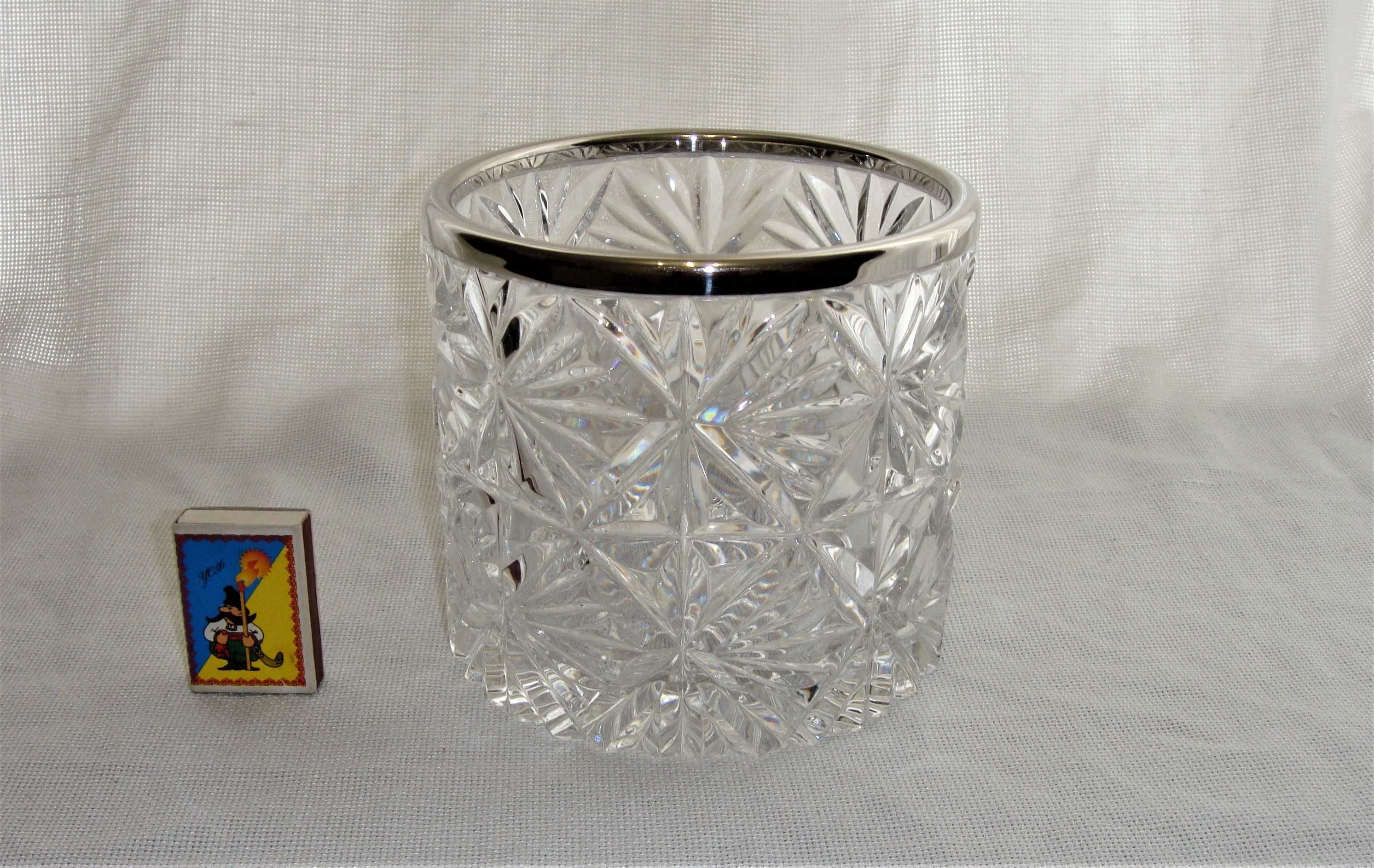 Новая чешская хрустальная  ваза чаша с металлическим ободком