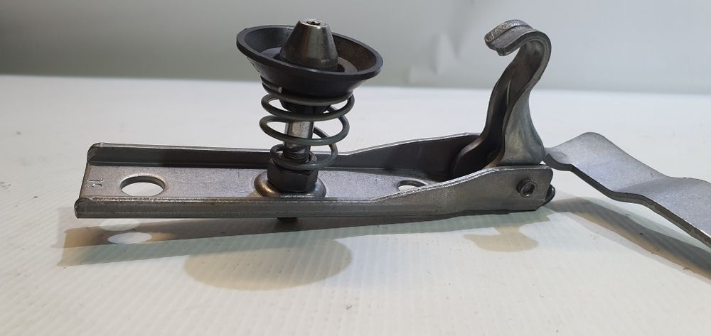 Rygiel maski blokada mercedes sprinter w906 nowy oryginalny