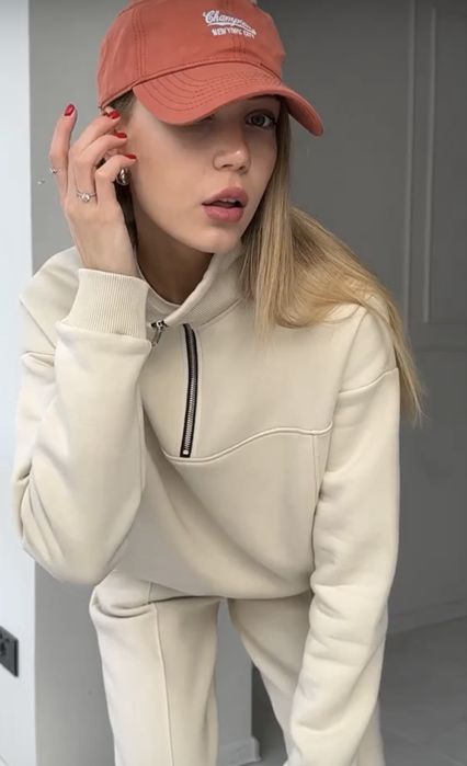 Стильний костюм на утепленні