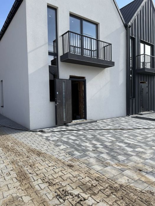 Котедж з власною ділянкою