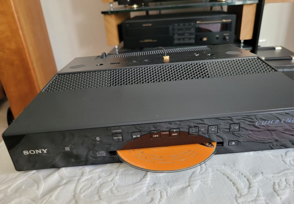 Sistema áudio SONY: cd+rádio +usb+Bluetooth