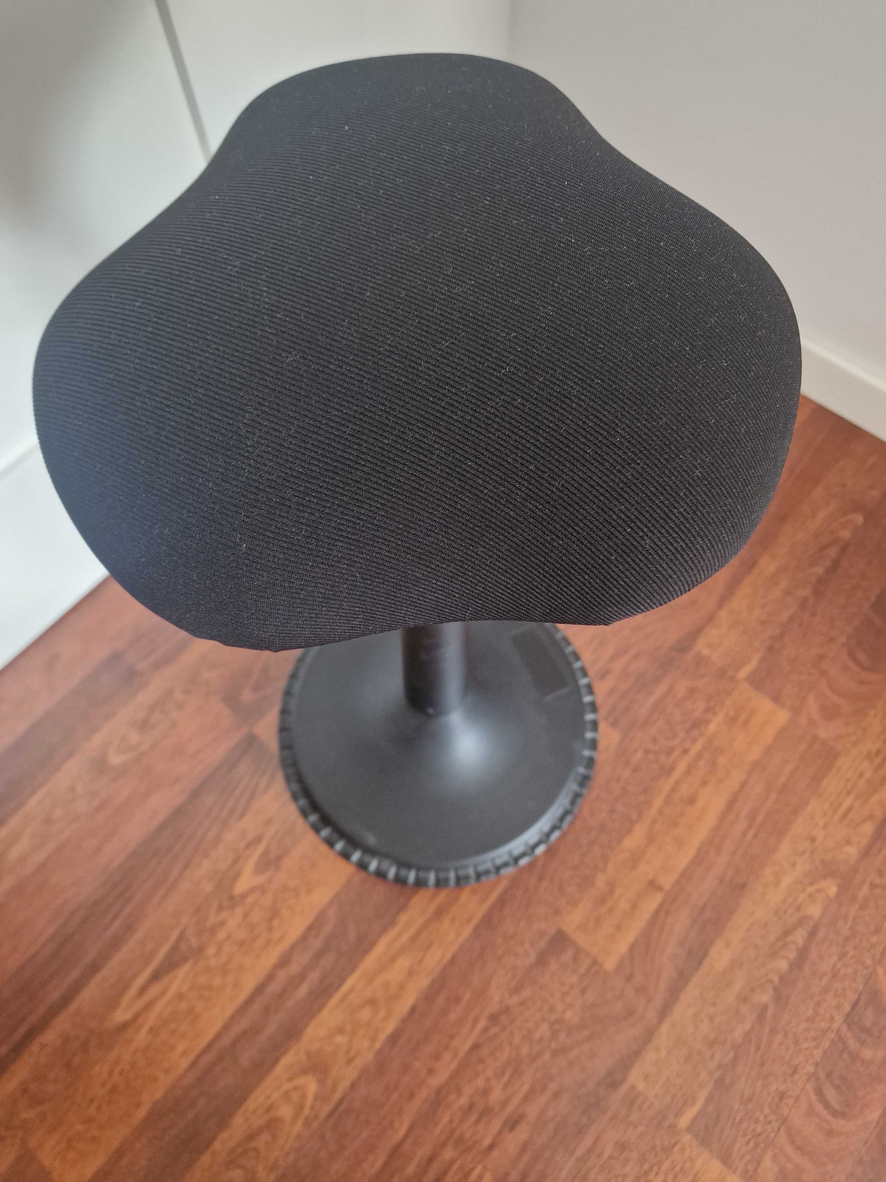 Stołek ergonomiczny