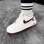 Жіночі кросівки Nike Force 1 Low Valentine`s Day білий з бордовим 0148