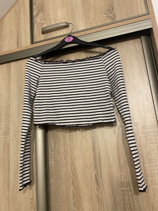 Bluzka crop top odkryte ramiona