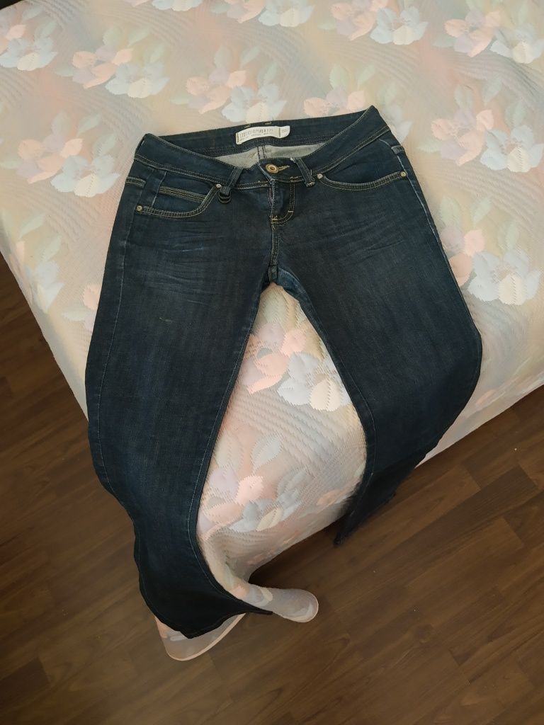 Granatowe jeansy rozmiar 36