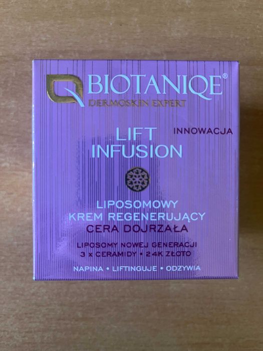 Krem do twarzy Biotaniqe regenerujący liposomowy