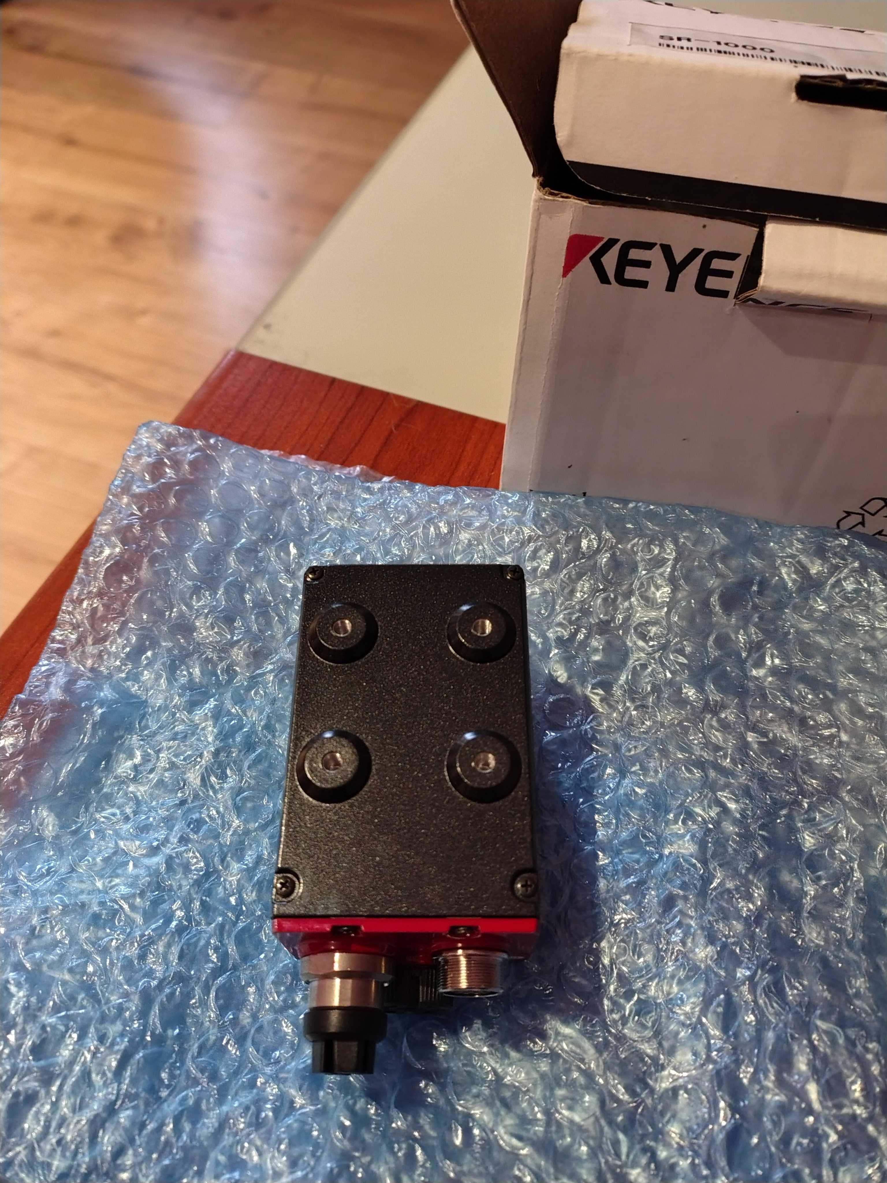 Czytnik kodów QR Keyence SR-1000