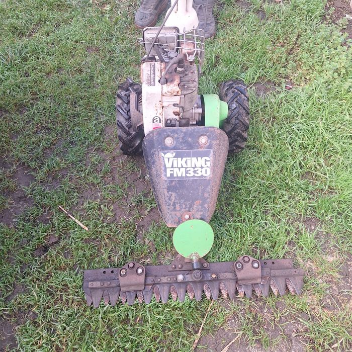 Kosiarka listwowa Viking FM330