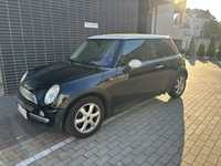 Mini cooper 1.6 z bialym dachem