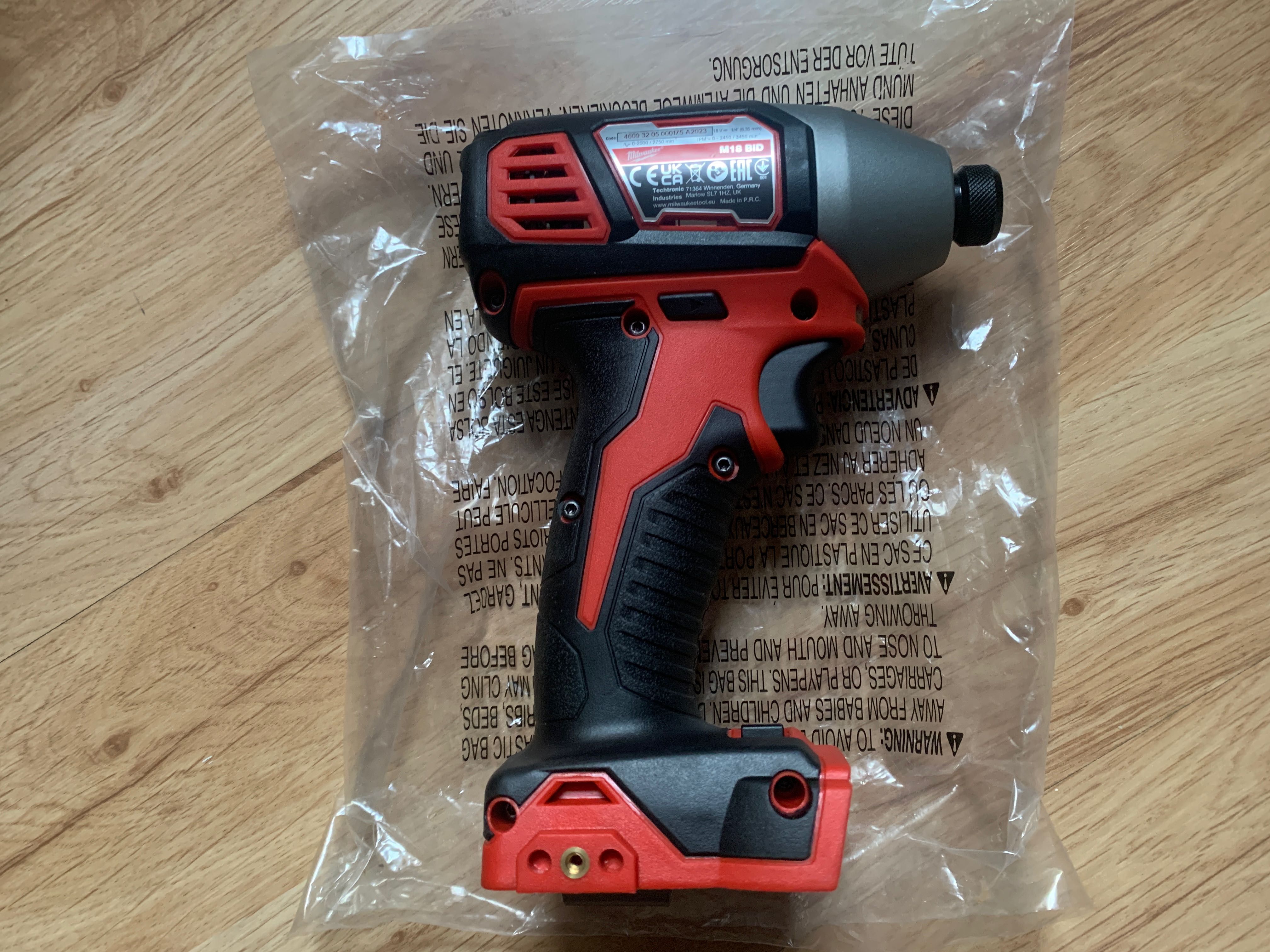 Zakrętarka udarowa Milwaukee M18 BID