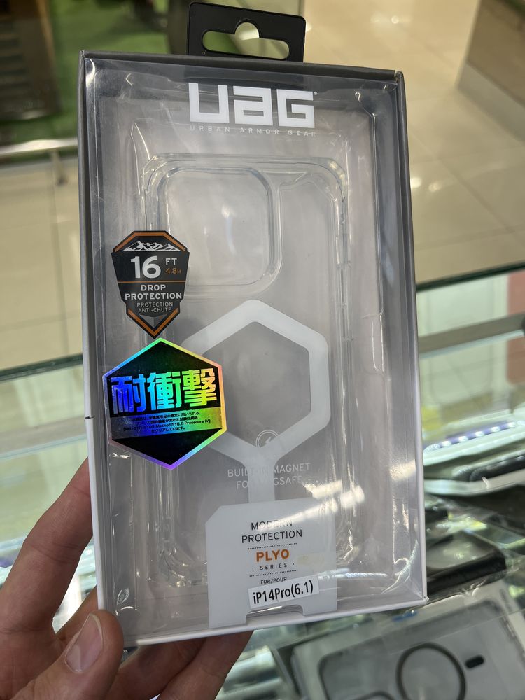 UAG Plyo MagSafe iphone