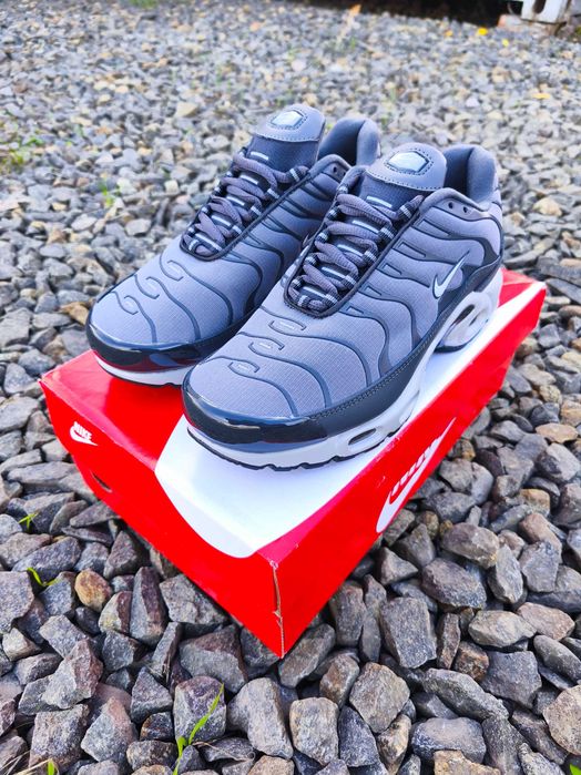 Кросівки підліткові Nike Air Max Tn Plus термо осінь зима сірі