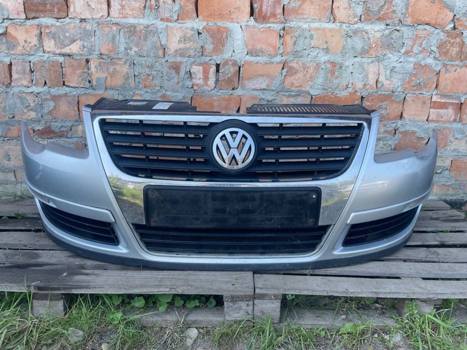 Бампер передній VW Passat B6 седан пасат б6 фольцфаген пасат