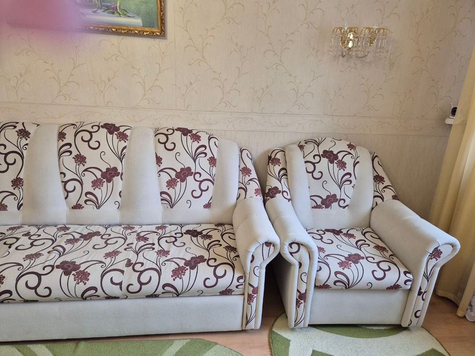 Розкладний диван + 2 крісла