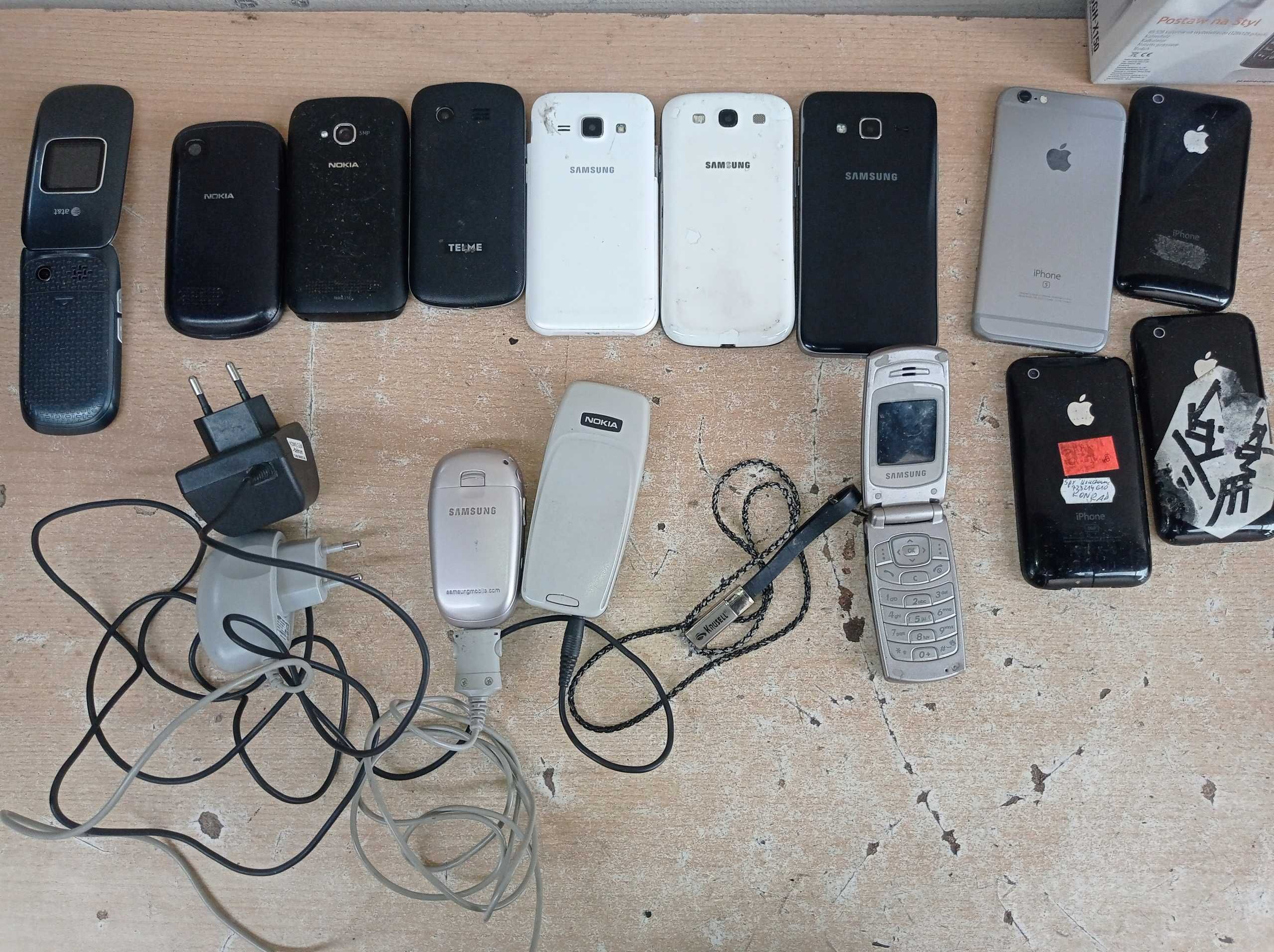 Stare telefony - Samsung, Nokia + inne - 14 sztuk