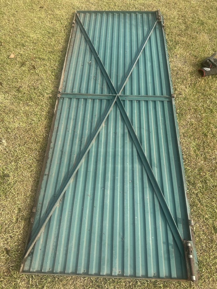 Portão de ferro/chapa com 3 folhas