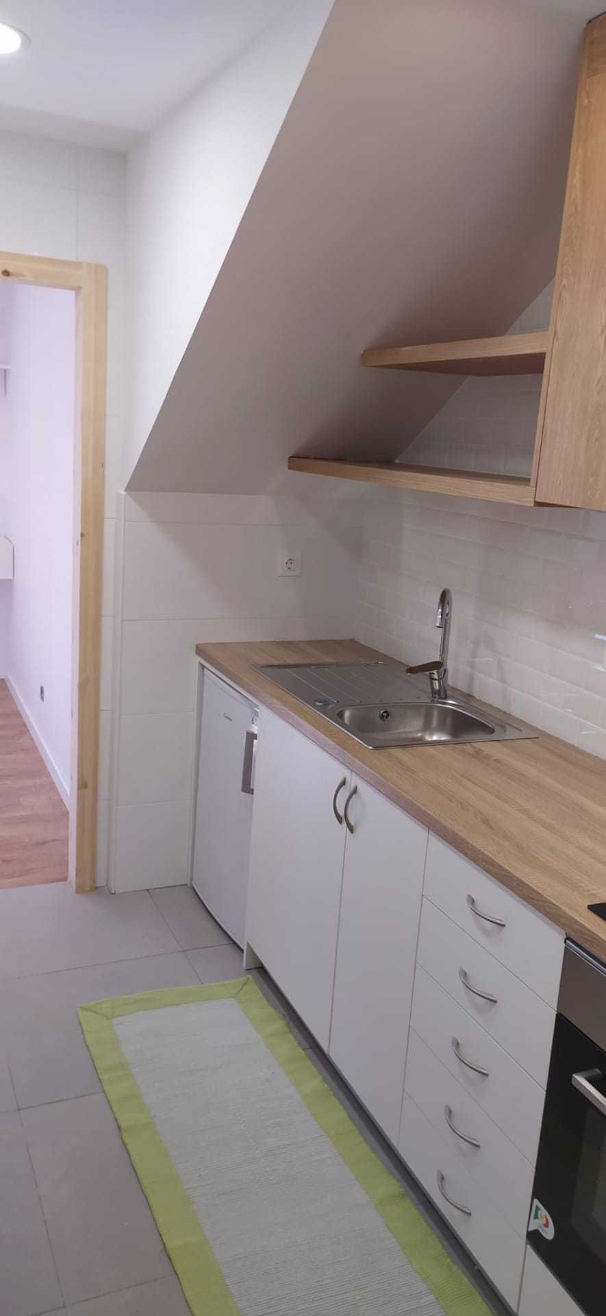 Aluga-se moradia/studio ao Covelo com pátio