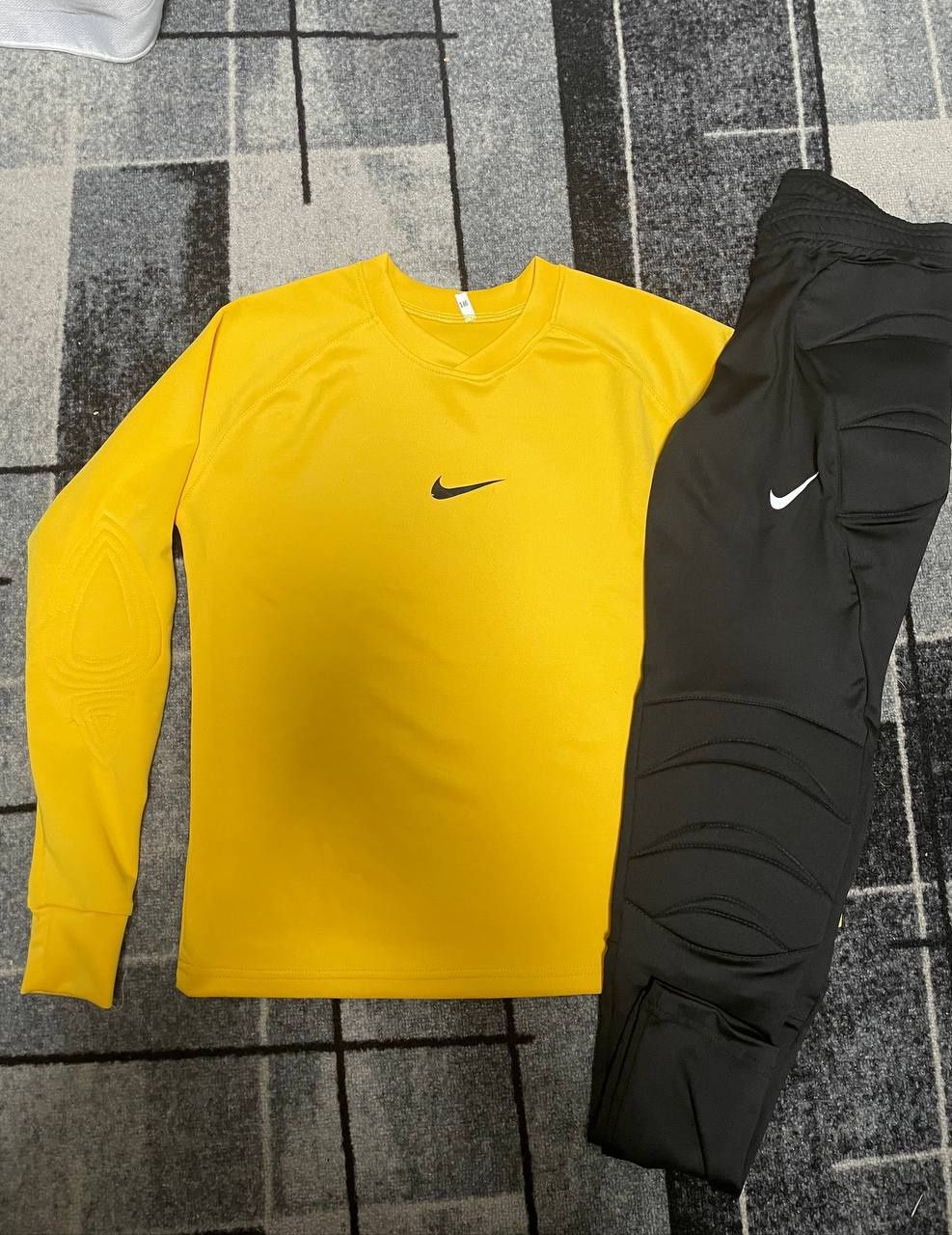 Форма воротаря Nike.