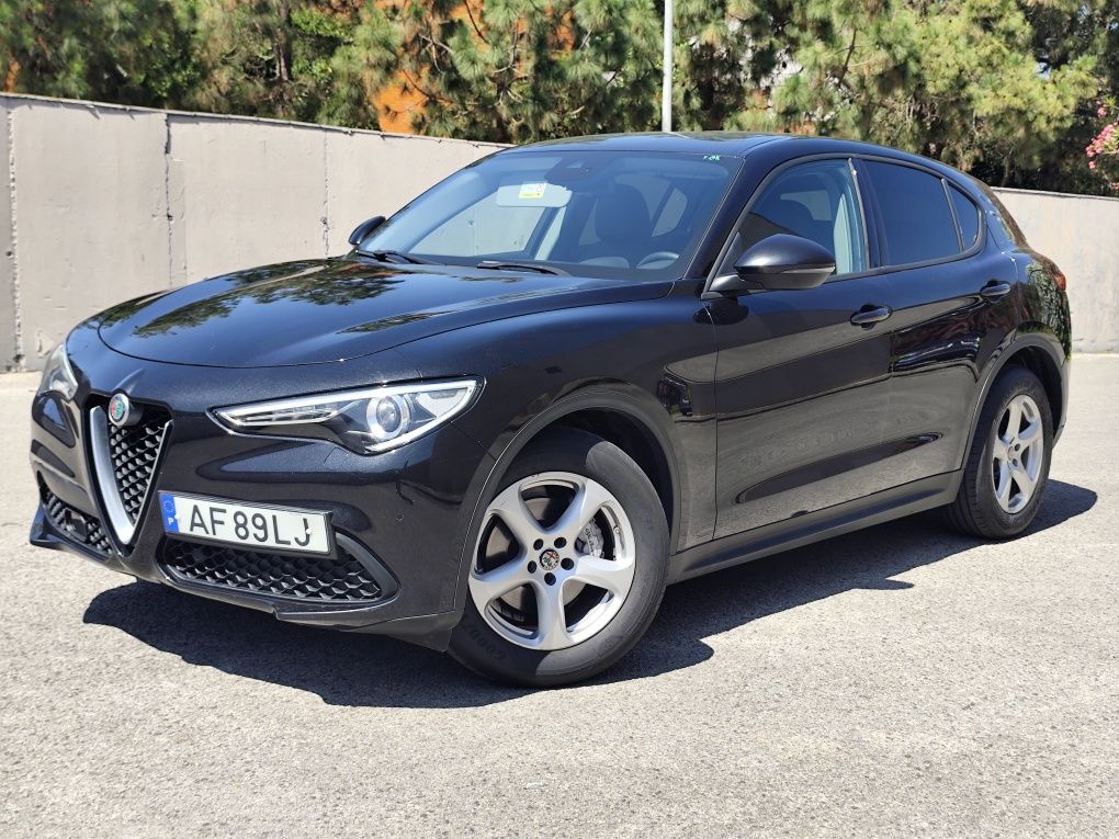 2021 Stelvio super AT8 2.2 Automático