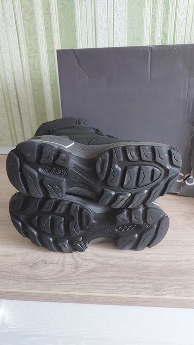 Ботинки зимние ecco biom hike 30p