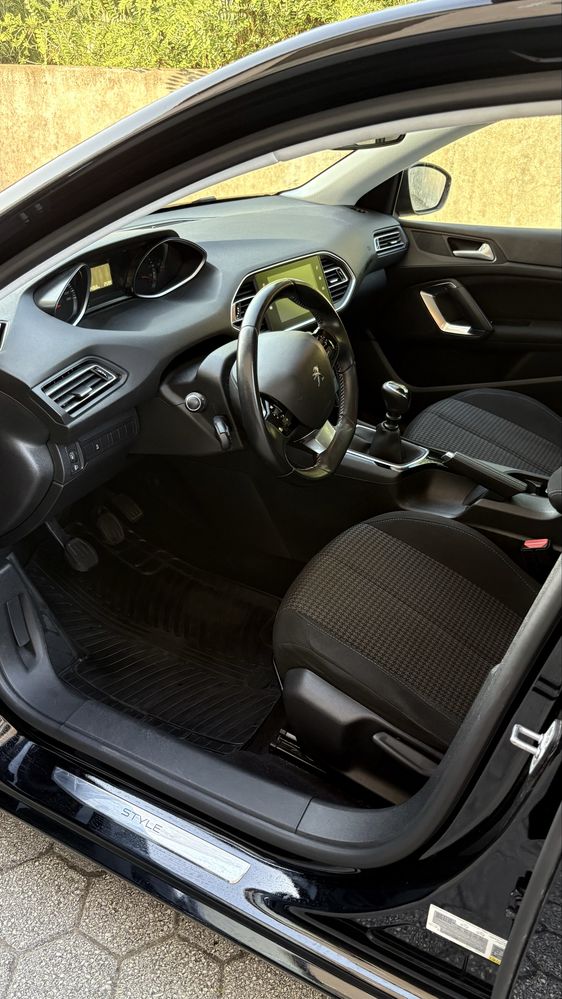 Peugeot 308 SW Style 1.5 bluehdi 130cv