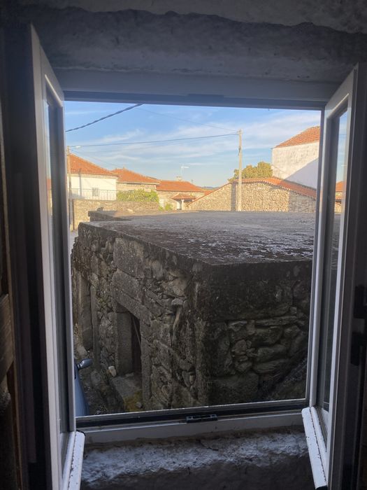 Vende-se casa Tipica em Pedra