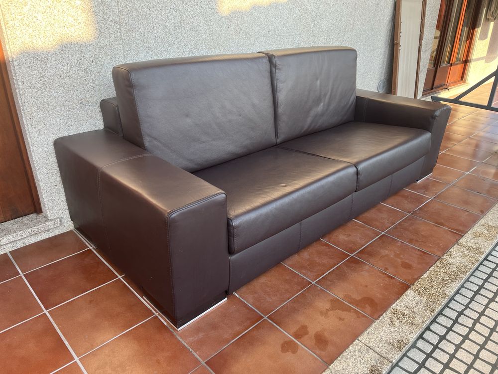 Sofá de sala em pele