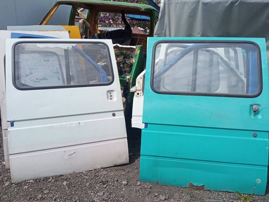 Двері на Ford transit 2.5.