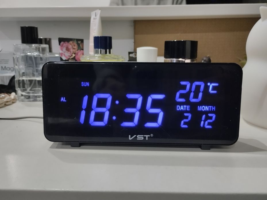 Elektroniczny budzik biurkowy Mówiący budzik