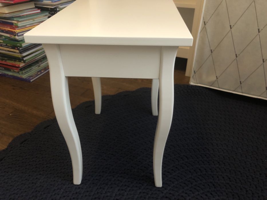 Biały taboret stołek Ikea Tinius