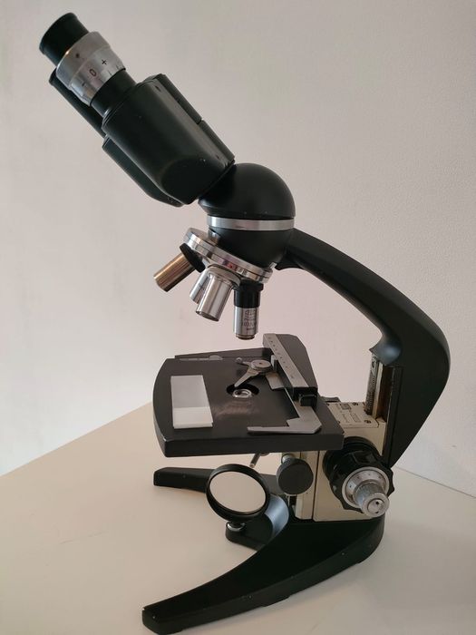 Mikroskop laboratoryjny PZO