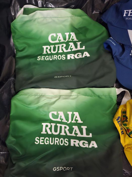 Sacos e bonés ciclismo