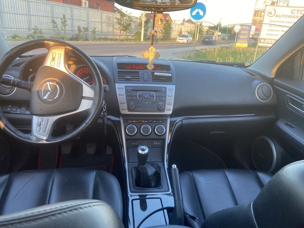 Продається автомобіль Mazda 6