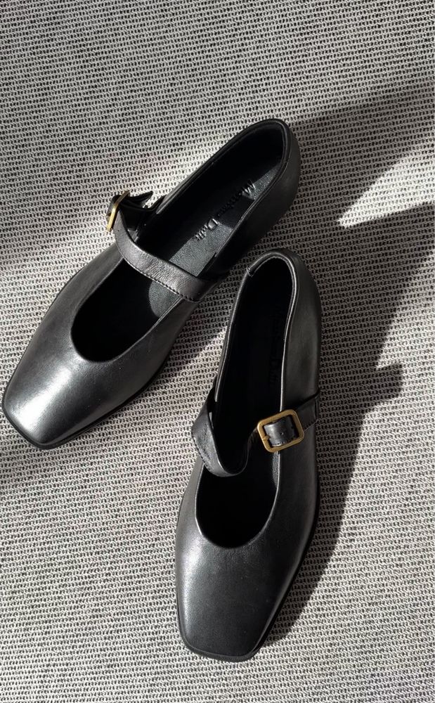 Massimo Dutti skórzane baleriny sandały