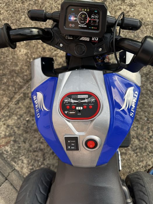 Дитячий мотоцикл на акумуляторі Bambi Racer( M 4828)