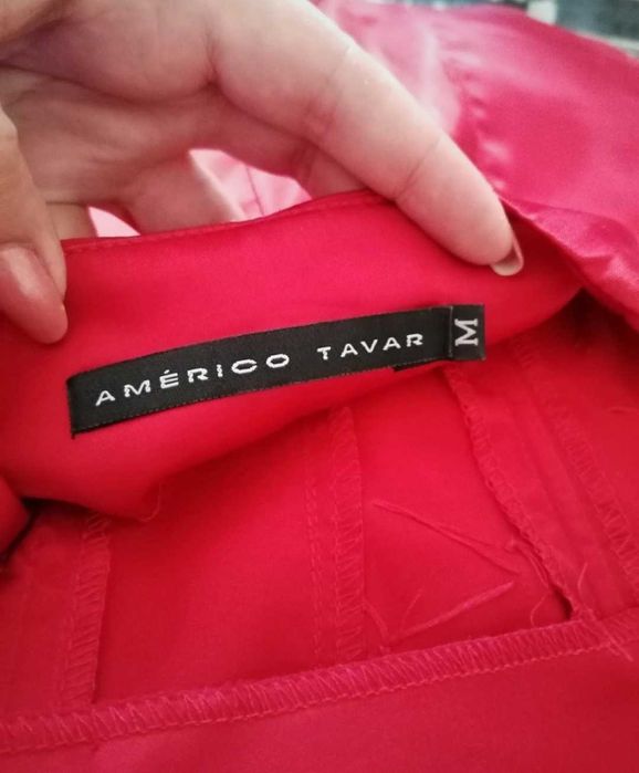 Vestido vermelho cetim Américo Tavar