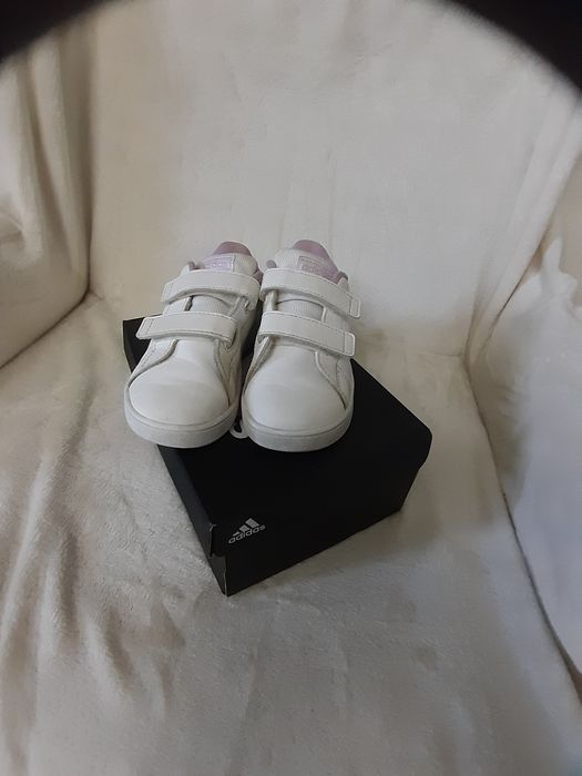 Sapatilhas adidas e skechers tamanho 25