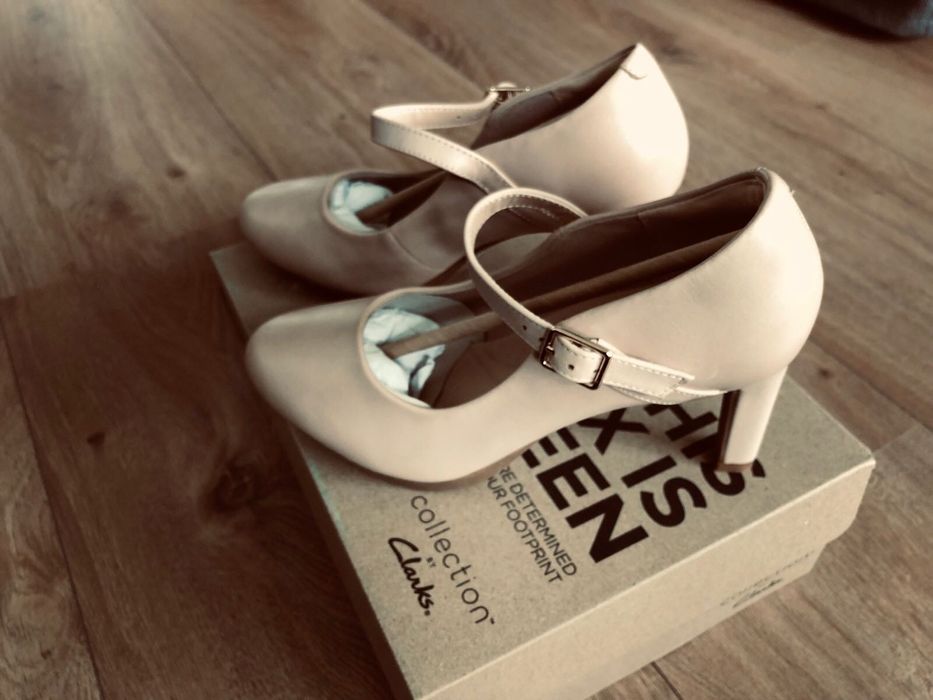 Туфлі Clarks нові