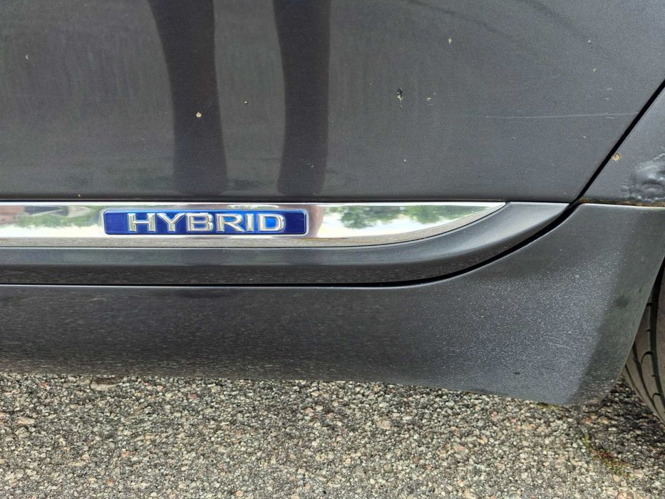 Продаю LEXUS LS600h